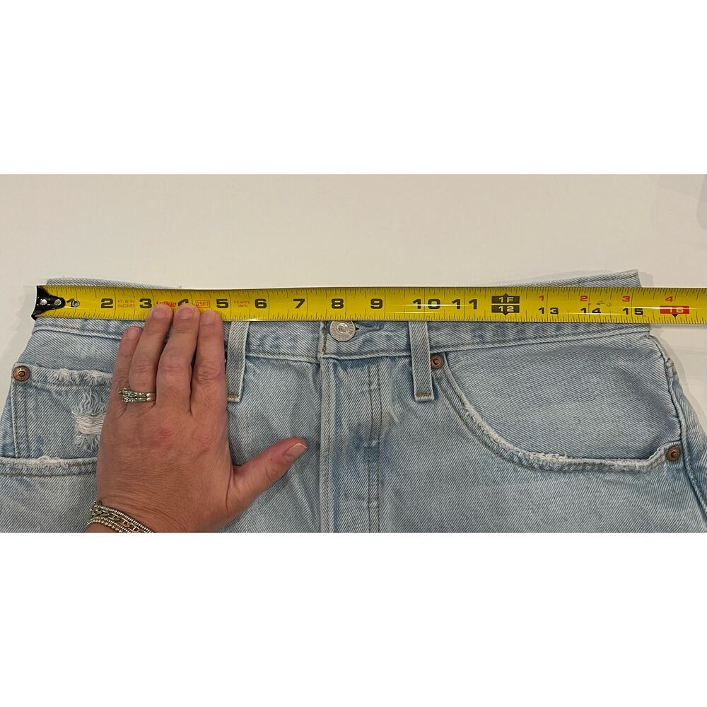 Levis 501 Premium Womens 30 High Rise Distressed Button Fly Light Wash Shorts - Picture 6 of 9